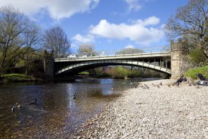 ilkley bridge centre 3 sm.jpg